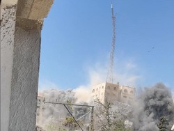 Video: Detik-detik Israel Runtuhkan Gedung Pencakar Langit di Gaza