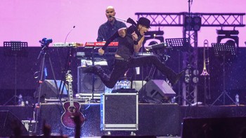FOTO: Penampilan Dewa19 featuring All Stars