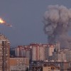 Rusia Gempur Ibu Kota Ukraina, Gedung Pemerintah-Apartemen Terbakar