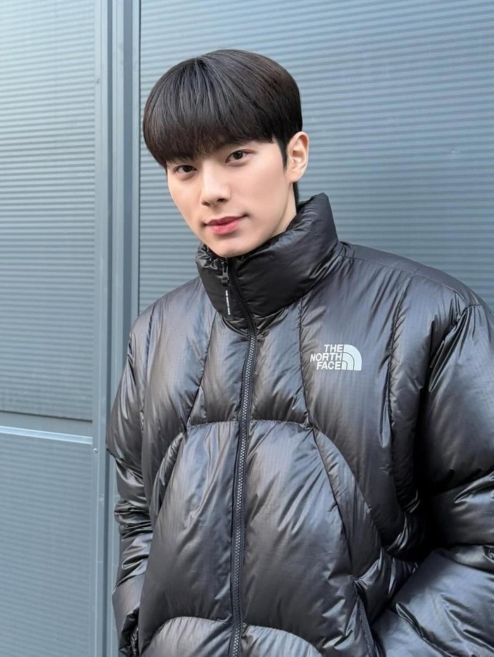 Lee Chae Min yang didapuk jadi lawan main Yoona di drama sageuk fantasi bertajuk Bon Appetit, Your Majesty. Tayang sejak akhir Agustus lalu, drama Korea ini sukses menjadi trending dan memperoleh rating dua digit di episode keempat lebih dari 11%./ Foto: instagram.com/l.c.m____