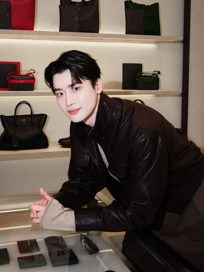 Untuk pertama kalinya, Lee Jong Suk dan Yoona dipertemukan sebagai pasangan suami istri dalam drama Big Mouth (2022)./ Foto: instagram.com/jongsuk0206