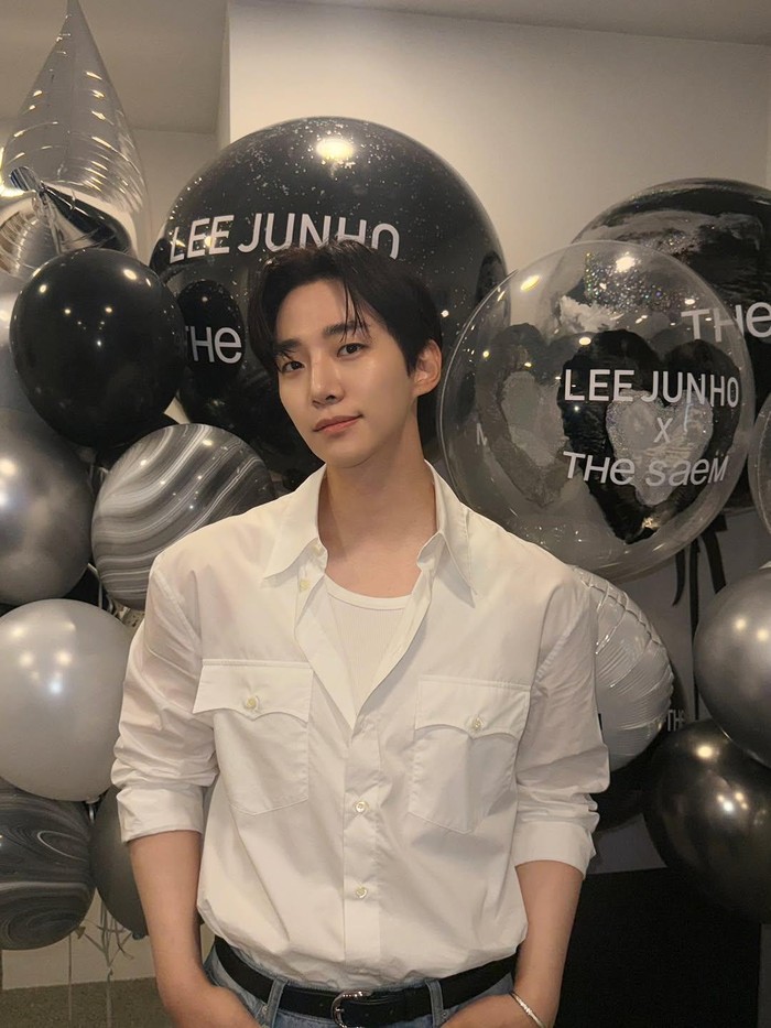 berawal dari sahabat di dunia nyata, Lee Jun Ho disandingkan sebagai pasangan Yoona dalam drama office romance, King the Land (2023)// Foto: instagram.com/le2jh