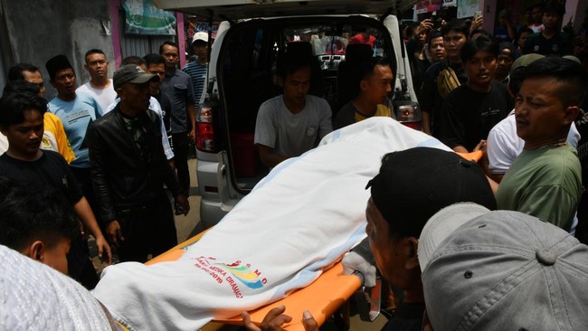 BPBD Kabupaten Bogor mencatat korban bangunan majelis taklim ambruk saat peringatan Maulid Nabi di Ciomas mencapai 158 orang, empat di antaranya meninggal