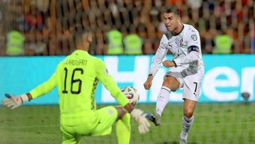 Berita Olahraga Terkini CNN Sport : Ronaldo Lewati Rekor Gol Messi Usai Bawa Portugal Gebuk Armenia