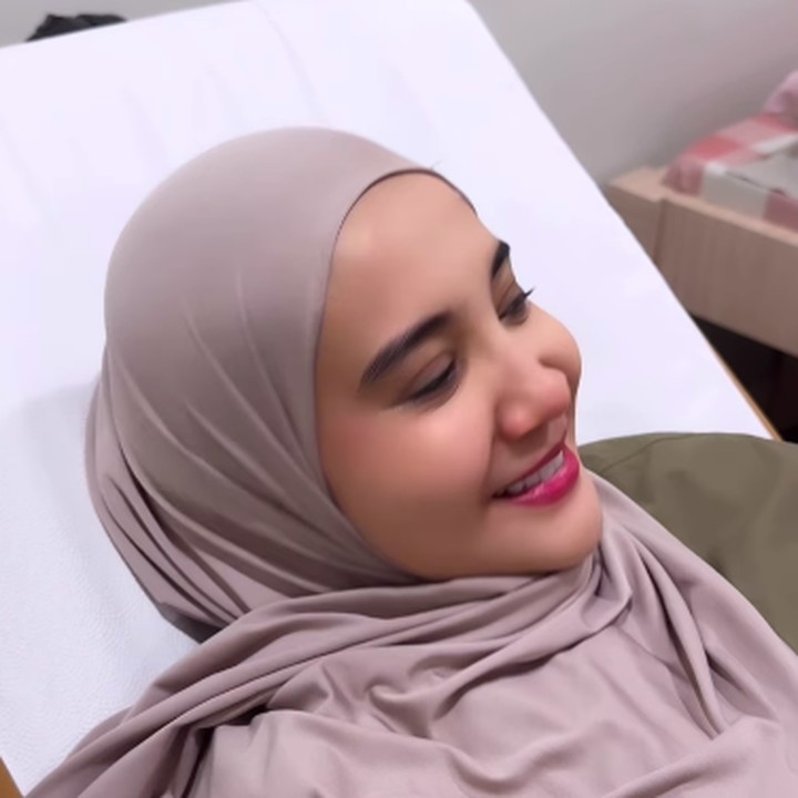 <p>Zaskia Sungkar mengunggah video yang memperlihatkan dirinya sedang <em>check </em>kandungan dan terdengar jelas suara detak jantung janin yang dikandungnya. Zaskia tampak begitu terharu. "Insya Allah memasuki babak baru. MasyaAllah Tabarakallah," tulis Zaskia sebagai keterangan video unggahannya. (Foto: dok. Instagram @zaskiasungkar15)</p>