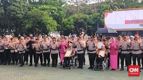 4 Polisi yang Terluka saat Kawal Demo di Jabar Dapat Kenaikan Pangkat