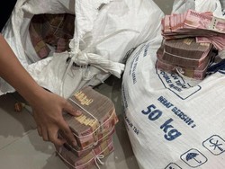 Penampakan Uang Dalam Karung Kasus Sopir Bank Gondol Rp 10 Miliar di Solo