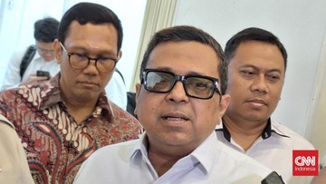 Babe Haikal Sidak Pasar Kramat Jati, Edukasi Wajib Halal ke Pedagang