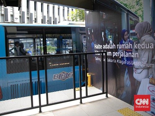 Pemprov DKI siapkan enam halte untuk kerja sama hak penamaan. Upaya ini bertujuan meningkatkan pendapatan non tiket dan kolaborasi dengan swasta.