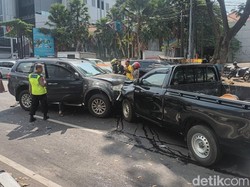 Kecelakaan Karambol Libatkan 5 Kendaraan di Jalan Dr Wahidin Semarang