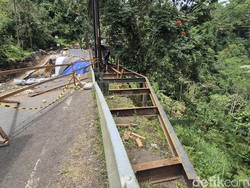 Jembatan Darurat Dibangun Setelah Jalan Bangli-Karangasem Putus