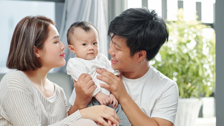 Mengasuh Anak Ternyata Bisa Bikin Otak Orang Tua Lebih Muda Mengasuh Anak Ternyata Bisa Bikin Otak Orang Tua Lebih Muda