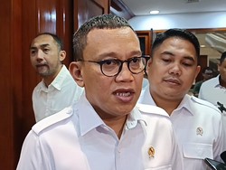Menteri Karding soal Main Domino Bareng Aziz Wellang: Raja Juli Tak Salah