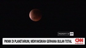 VIDEO: Menyaksikan Gerhana Bulan Total di Planetarium