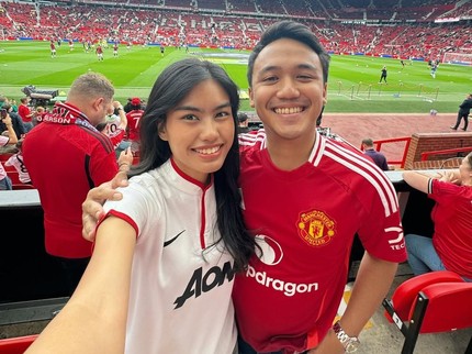 Potret Namira Adjani Temani Suami Nonton MU di Old Trafford Usai Menikah, Ini Potretnya
