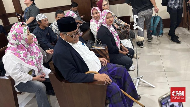 Kejagung Respons Pengacara Negara Wakili Gibran di Gugatan Ijazah SMA Kejagung mendampingi Wapres Gibran dalam gugatan perdata Rp125 triliun terkait ijazah SMA.