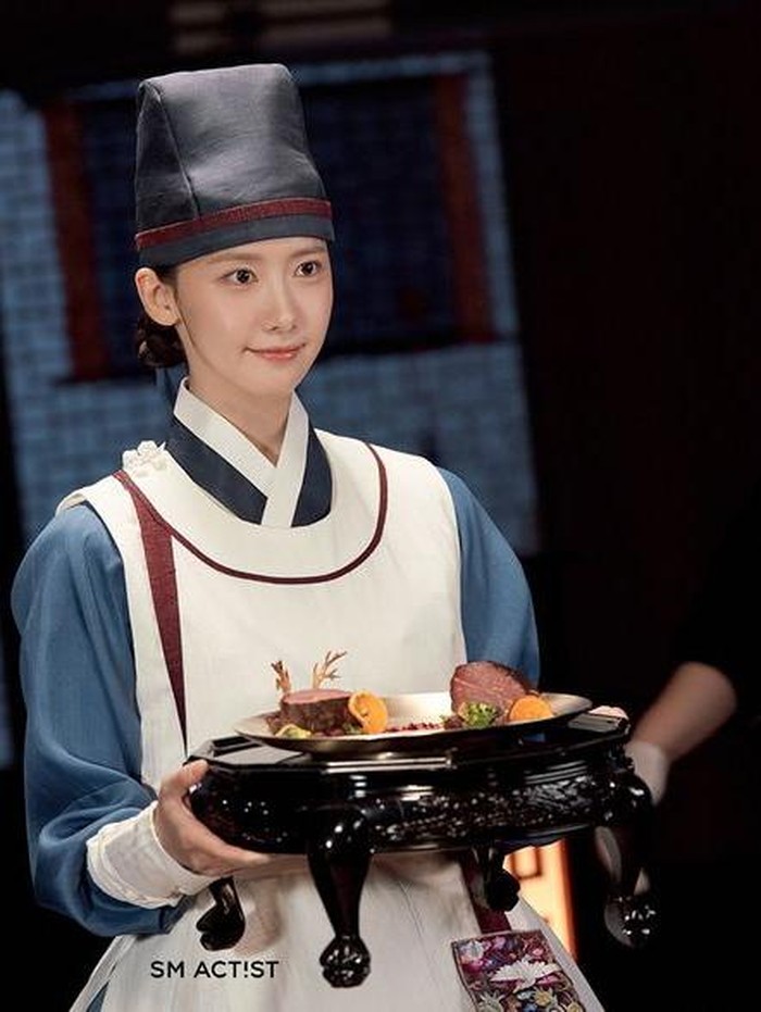 Selain visual pemain yang memanjakan mata, potret hidangan yang disajikan turut menggugah selera penonton di Bon Appetit, Your Majesty.