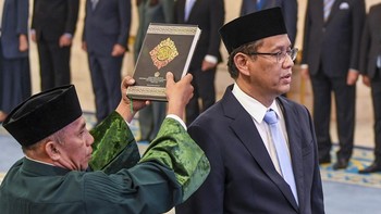 FOTO: Momen Purbaya Yudhi Sadewa Dilantik Jadi Menkeu