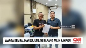 VIDEO: Warga Kembalikan Sejumlah Barang Milik Sahroni