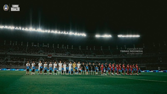 Viral Pemain Timnas Indonesia Protes Foto Diedit Netizen Pakai AI Pemain Timnas Indonesia protes di media sosial karena foto-foto mereka diedit menggunakan Artificial Intelligence (AI) yang kemudian viral di media sosial.