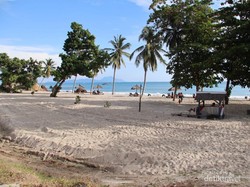Wisata Liburan Seru di Pantai Arang Grill & Beach