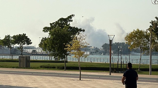 Negosiator Hamas Dilaporkan Selamat Usai Serangan Israel di Qatar Serangan udara Israel menghantam ibu kota Qatar, Doha, pada hari Selasa (9/9), menargetkan para pejabat senior Hamas yang membahas proposal gencatan senjata.