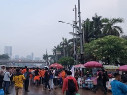 Demo Mahasiswa 17+8 Tuntutan Rakyat di DPR Bubar, Lalin Mulai Lancar