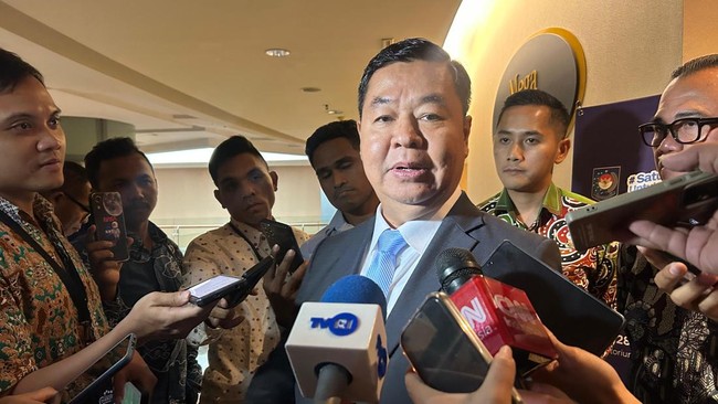 Direktur Jenderal Dukcapil Teguh Setyabudi kunjungi Jawa Timur untuk monitor Kamtibmas dan layanan administrasi kependudukan, sesuai arahan Mendagri.
