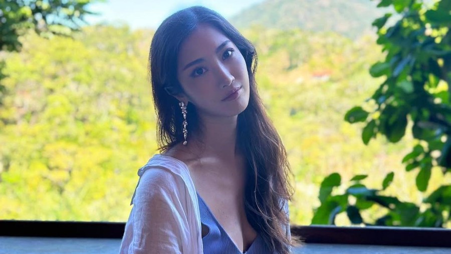 EJAE, penyanyi dan penulis lagu Korea-Amerika yang makin dikenal lewat suara menyanyinya untuk karakter Rumi dalam film Netflix K-Pop Demon Hunters.