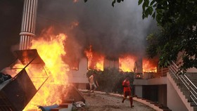Demo Nepal Chaos! Rumah PM, Presiden hingga Gedung Parlemen Dibakar