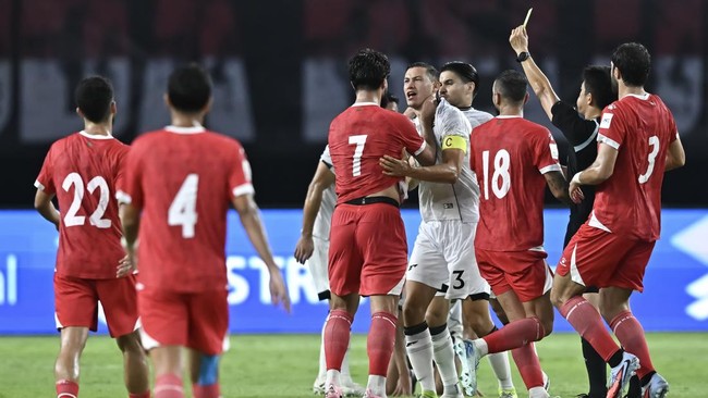Kapten Timnas Indonesia Jay Idzes mengakui pertandingan melawan Lebanon tak seperti laga persahabatan. Kedua tim bermain ngotot meski berakhir imbang 0-0.