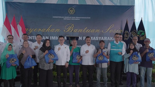 Pemberian bensos ini disebut Menimipas Agus Andiranto sebagai strategi penguatan komunikasi publik agar masyarakat merasakan kehadiran negara secara nyata.