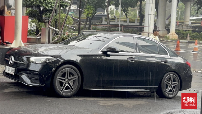 KPK menyita dua mobil Mercedes-Benz dan BAIC terkait kasus pemerasan di Kementerian Ketenagakerjaan. Sebanyak 11 tersangka telah ditetapkan.