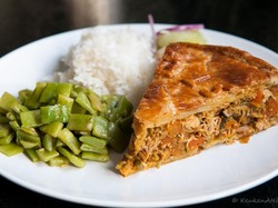 5 Makanan Khas Suriname Mirip Makanan Indonesia, Bami hingga Lapis
