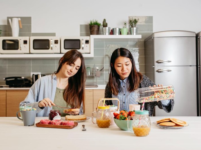 Memasak menu khas liburan di rumah bisa menghadirkan suasana berbeda yang membangkitkan kenangan perjalanan seru. Aroma dan cita rasanya mampu membuat momen sederhana terasa istimewa, seolah sedang berlibur tanpa harus bepergian jauh.