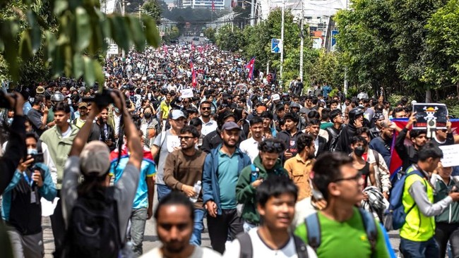 Setidaknya 17 orang tewas saat polisi Nepal menembaki para demonstran di Kathmandu yang menuntut pengangkatan blokir medsos.