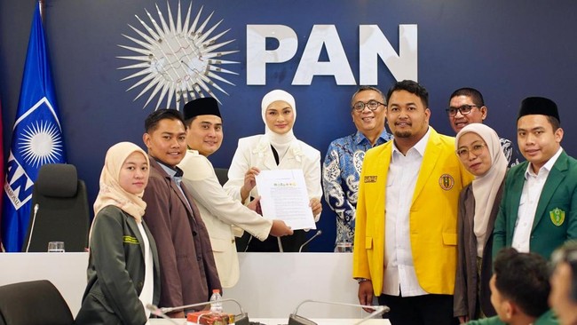Ketua Fraksi PAN DPR RI, Putri Zulkifli Hasan menyampaikan apresiasi dan rasa hormat atas kedatangan para pelajar. Ia berjanji menindaklanjuti aspirasi itu.