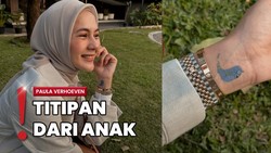 Aura Bahagia Terpancar, Paula Verhoeven Pamer Tato Kecil di Tangan
