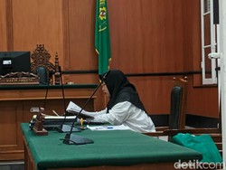 Sari Ngaku Ketemu Darmawangsyah Sebelum Lelang Proyek Jalan Sabbang-Tallang