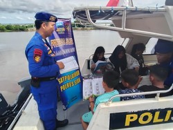Pustaka Apung Polairud Polres Siak Hidupkan Minat Baca Anak Pesisir