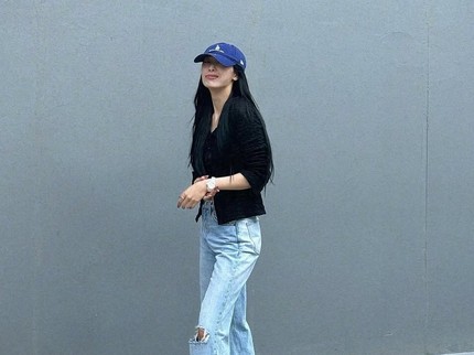 5 Potret OOTD Artis Korea Ryu Da In yang Effortless Stylish