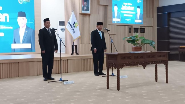 Budi Arie Setiadi resmi menyerahkan jabatannya sebagai Menteri Koperasi (Menkop) kepada Ferry Juliantono pada Selasa (9/9).