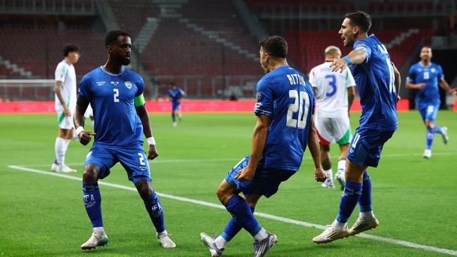 Timnas Israel terancam sanksi UEFA akibat tekanan Qatar. Jika voting dilakukan, Israel berisiko dicoret dari semua ajang, termasuk kualifikasi Piala Dunia 2026.