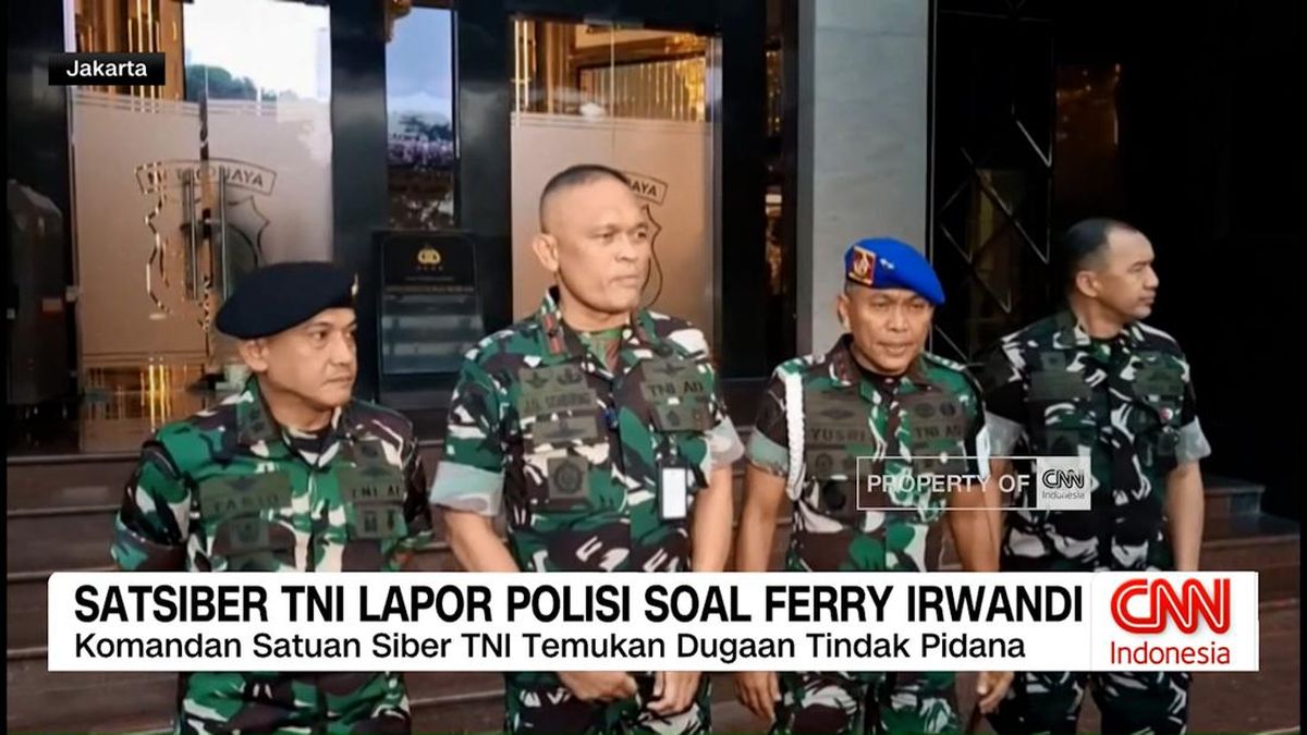 VIDEO: Satsiber TNI Laporkan Ferry Irwandi ke Polisi