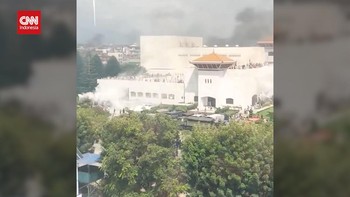 VIDEO: Detik-detik Demo Nepal Rusuh, Rumah PM-Gedung Parlemen Dibakar