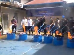 Video: Bea Cukai Makassar Musnahkan Barang Impor Ilegal Senilai Rp 12 Miliar
