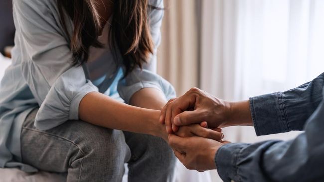 Psikolog Ungkap Ciri Kepribadian Perempuan yang Sering Bilang Maaf