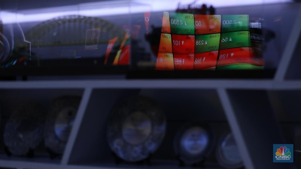 Tiba-Tiba IHSG Turun 1% Lebih, Ini Penyebabnya