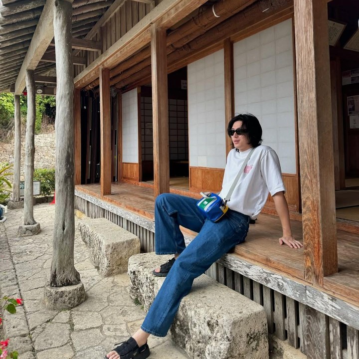 <p>Sejak itu, ia telah muncul sebagai pemeran pendukung dalam drama-drama populer lainnya seperti <em>Save Me</em> season kedua, <em>Chief of Staff</em> season kedua, <em>True Beauty, Youth of May, Snowdrop,</em> dan <em>Love Song for Illusion.&nbsp;</em>(Foto: Instagram@in_2_weeks)</p>
