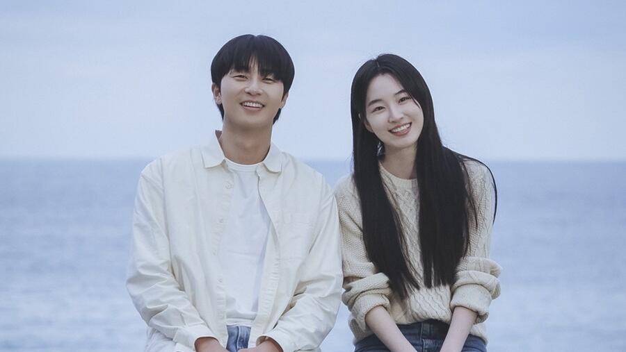 Park Seo Joon dan Won Jin An dalam drama Korea Waiting for Kyeongdo.